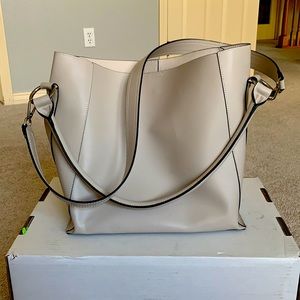 Beautiful light grey bucket bag!